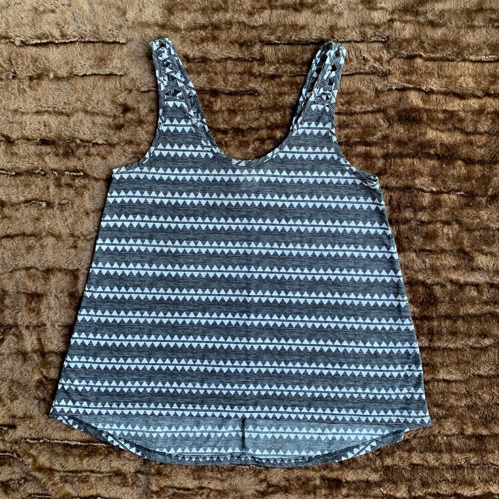 Free w/bundle: Aztec print flowey tank top